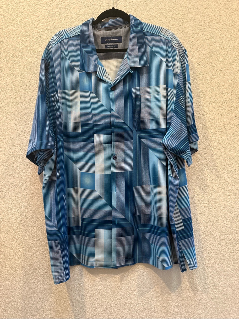 Tommy Bahama Blue Geometric Short-Sleeve Button Down